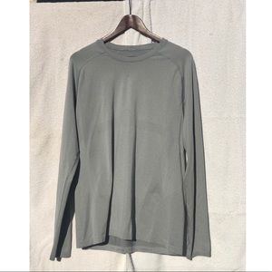 Lululemon long sleeve athletic shirt